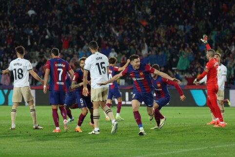 Barca" defeated the remaining "Valencia" team in a minority situation.