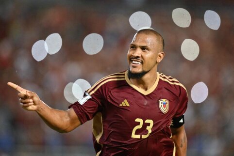 Asked about the importance of the World Championship, S. Rondon became emotional.
