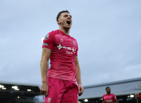 Arsenal Joins the Battle for L. Delap