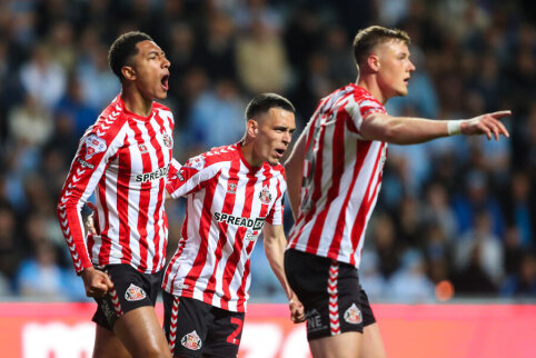 Championship: Leeds and Burnley reached a symbolic points total, while four teams are fighting for promotion to the Premier League.
