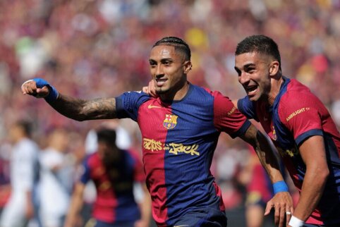 Football Show in Barcelona: Barcelona Wins 7-Goal Thriller Against Real and Moves Closer to La Liga Title