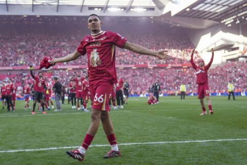 T. Alexander-Arnold's decision: are the "Liverpool" fans right or should we even judge them at all?