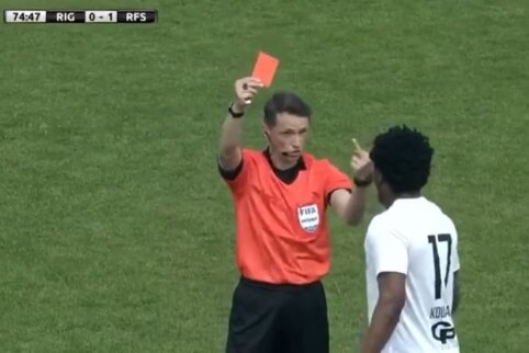 Italian referee banned from football for two years for insulting a player