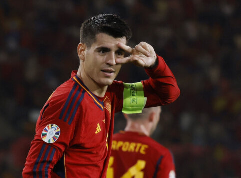 C. Fabregas invites A. Morata to Como