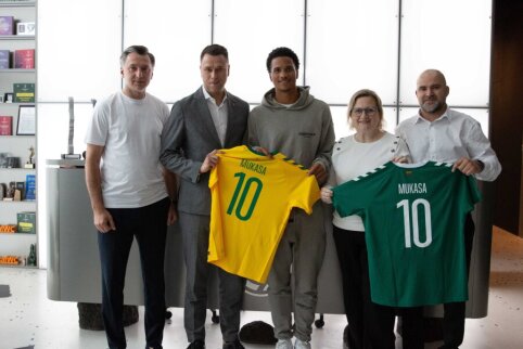 Manchester City talent D. Mukasa spoke with LFF representatives: first steps towards the national team are being taken.