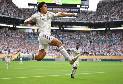 "Real" advanced to the quarterfinals of the FIFA Club World Cup tournament.