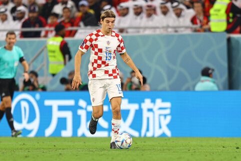 Crystal Palace aims to acquire Ajax defender