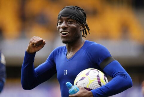 Arsenal submits official offer for winger N. Madueke