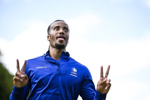 A. Brown chose to move to Fenerbahce instead of AC Milan.