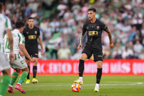 Benfica team will acquire the midfielder belonging to Aston Villa club.