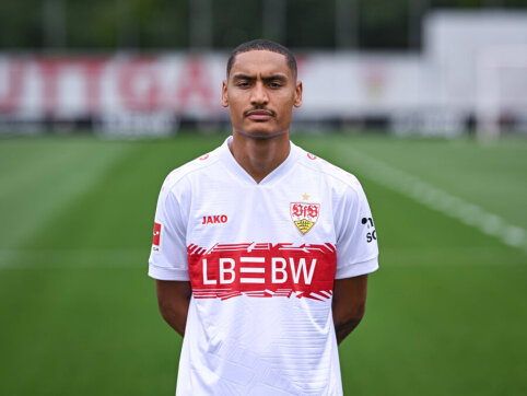E. Milot agreed to transfer to the "Atletico" club.