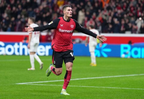 P. Schick will play for the Bayer team for another five years.
