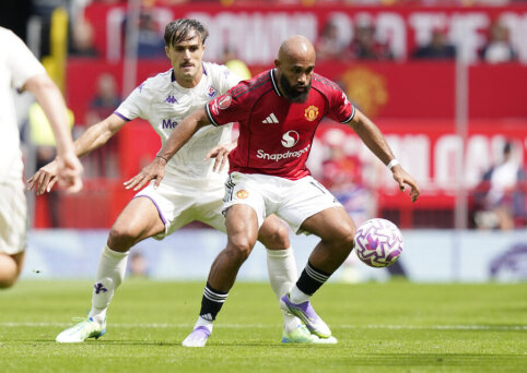 In a friendly match - 'Man Utd' and 'Fiorentina' draw