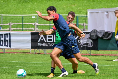 A defender from Genoa will play for AC Milan.