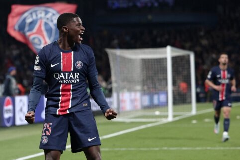 N. Mendes, having won another trophy, has entered football history.