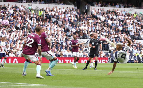 Richarlison led Tottenham to victory, Sunderland made an unexpected return to the Premier League with a win.