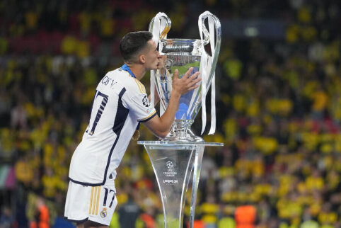L. Vazquez will join the 'Bayer' team.