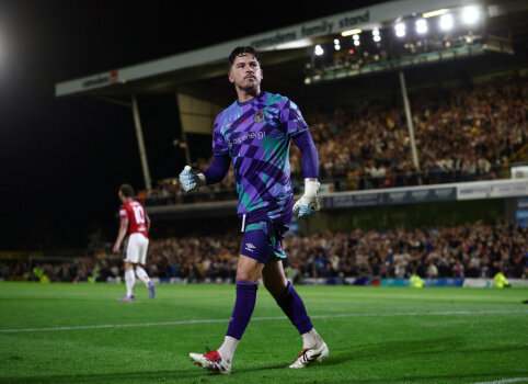 Grimsby Town goalkeeper: I am a Man Utd fan and I am angry at them