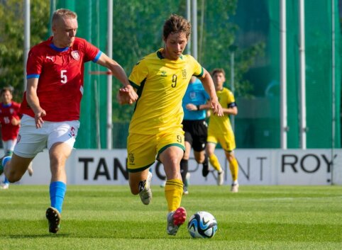 R. Janson, mocked by V. Venslovaitienė, will play in the Portuguese league.