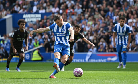 Brighton Team Helped by Veteran J. Milner Defeats Manchester City
