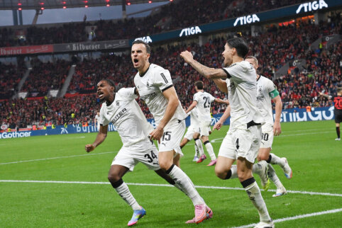 Borussia Mönchengladbach fought to a draw with the Bayer team.