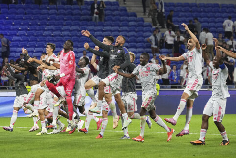 Fantastically looking 'Lyon' leveled points with PSG club