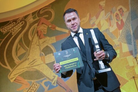 73 matches - 7 wins. In a petition, a fan urges LFF leaders to step down.