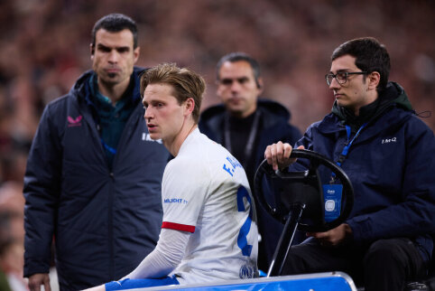F. de Jong extends contract with Barcelona