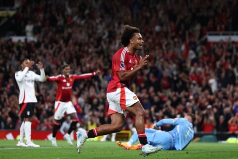 Two Premier League clubs interested in J. Zirkzee
