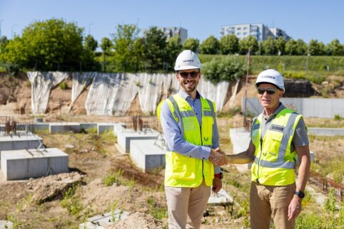 A. Avulis compiles a list of politicians who will not be allowed into the upcoming stadium.