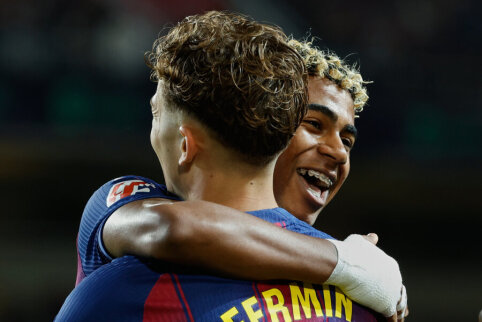 Barcelona, led by the attackers' trio, defeated Elche
