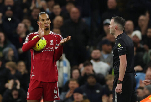 V. van Dijk: "We all take responsibility and must break free from this situation"