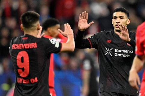 P. Guardiola: 'Questions about C. Echeverri's situation must be for his great agent'