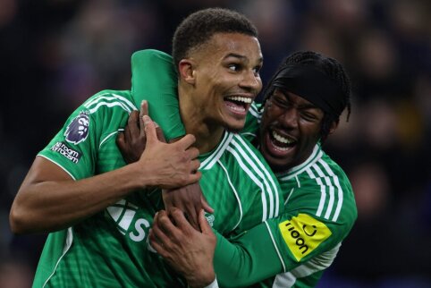 Newcastle humiliates Everton team away