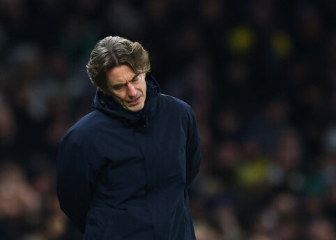 Tottenham suffered their third consecutive loss: Fulham were superior in the derby.