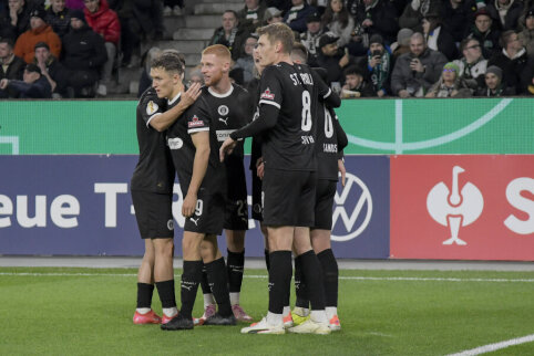 In the DFB-Pokal Round of 16, St. Pauli defeated Borussia Mönchengladbach.