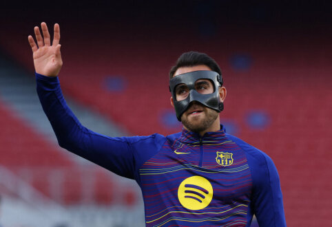 E. Garcia will play for the "Barcelona" club for another five years.