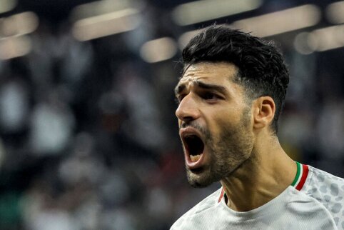 The U.S. plans to deny entry to a famous Iranian player