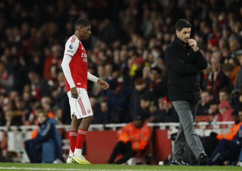 Arsenal defender C. Mosquera also dropped out of the lineup.