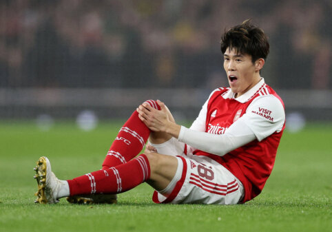 Former Arsenal player T. Tomiyasu will join the Ajax club.