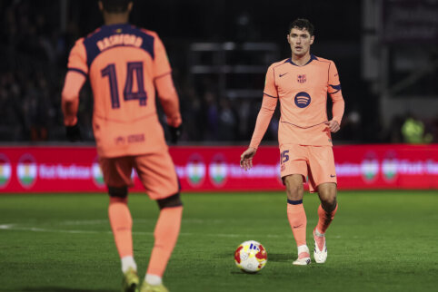 Copa del Rey: Barcelona advances to the Round of 16 in the second half, Real Sociedad and Valencia progress further.