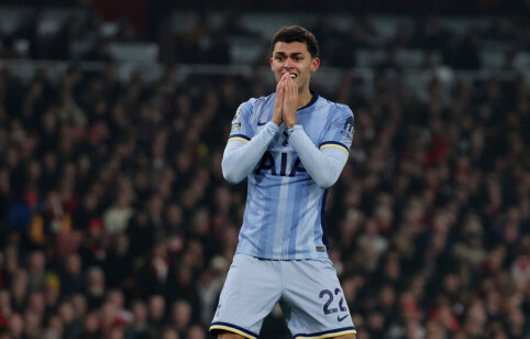 B. Johnson agreed to move to 'Crystal Palace'