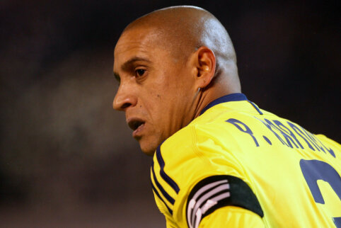 R. Carlos: "I want to assure that I feel good and thank you for your support."