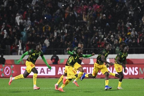 Tunisian team with a player advantage lost to Mali after penalties.