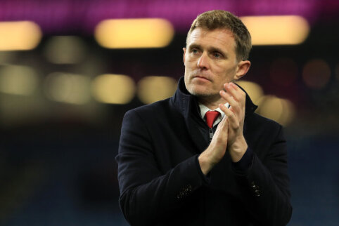 D. Fletcher, who took the helm at Manchester United, brought only a draw in the match against the underdogs.