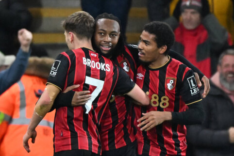 Amazing farewell: A. Semenyo snatched victory for Bournemouth in a 5-goal thriller against Tottenham.