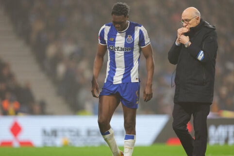 Porto club leader S. Aghehowa suffered a ligament injury.