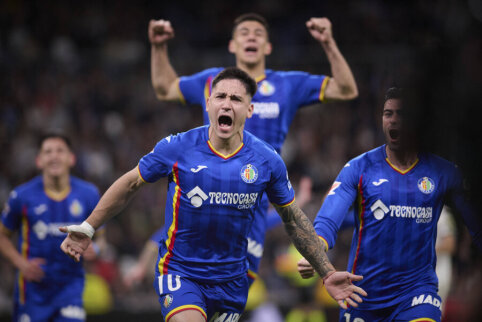 Real Madrid's striker fell against Getafe men in the derby