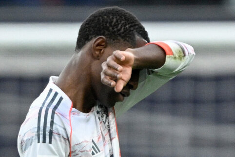 The Bayern team, finishing the match with nine players, did not break the Bayer Leverkusen team.