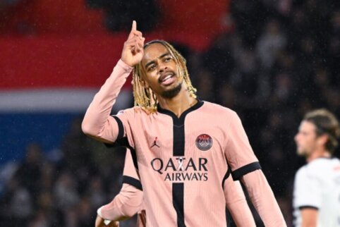 B. Barcola has temporarily fallen out of the PSG club lineup.